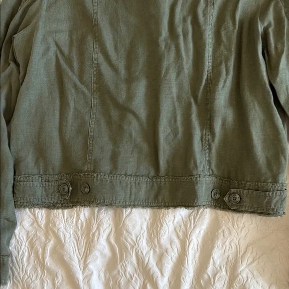 Tommy Bahama Women’s Green Utility Linen Shirt - Picture 7 of 12